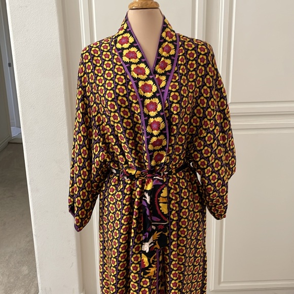 Haute Hippie Kimono Style Floral Robe - Picture 5 of 7